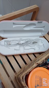 Zubní kartáček Philips Sonicare DiamondClean - 14