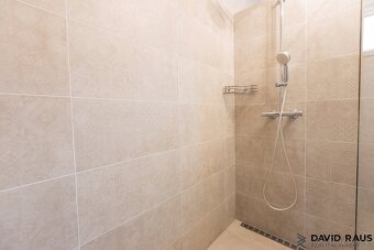 Prodej rodinného domu 4+kk s bazénem (140,4 m2) a zahradou,  - 14