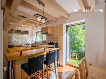 POUZE U NÁS Výjimečný rodinný dům, pozemek 973 m2, Makov - 14