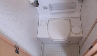 Prodám karavan Hobby 400 sf,r.v.1998 + mover + předstan - 14