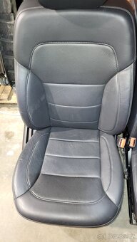 Mercedes GLE sedacky - 14