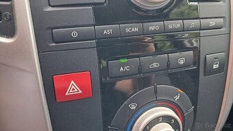 Kia Venga, 1.4i / najeto 92 000km ČR - 14