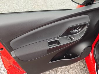Toyota Yaris 1,5 VVT-iE serviska, 1.majitel, kamera, závěs - 14