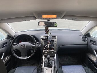 Lexus is220D rok výroby 2011 - 14