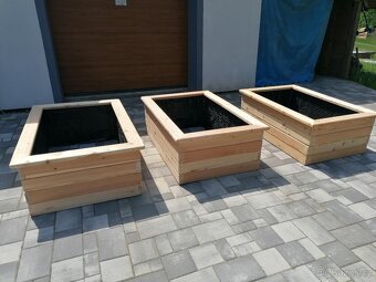 Modřínové masivní vyvýšené záhony - 14