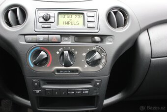 Toyota Yaris 1.0 VVT-i, KLIMA, bez koroze - 14