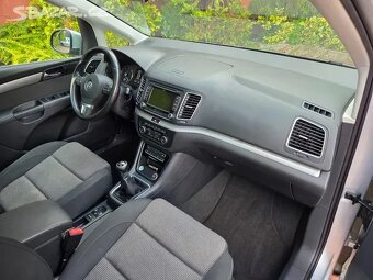 VW Sharan 2.0TDI 125kW 7.míst,xenon,tažné,webasto,serviska - 14