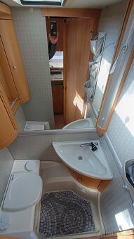 Bürstner Ventana 480, palandy, Ultraheat, podlahové topeni - 14