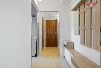 Prodej bytu 4+1, 92 m², Komárov, ul. Nad Oborou - 14