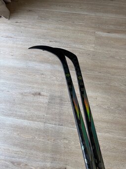Hokejka Bauer PROTO R GOLD pravá, P28 i P92, flex 77 a 87 - 14
