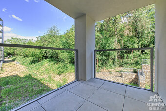 Pronájem bytu 2+kk s vyhrazeným parkovacím stáním, 57 m², Uh - 14