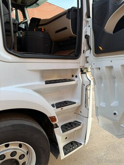 Mercedes-Benz Actros 1848 LowDeck Gigaspace - 14
