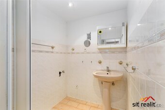 Prostorný byt 4+1, 84 m2, klidná ulice, výhledy do zeleně, K - 14