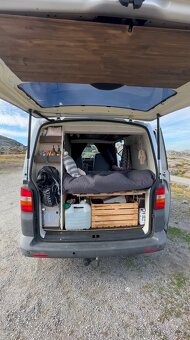 Přestavěný VW T5 připravný na nová dobrodružství - 14