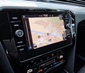 VW Passat Variant Business 2.0 TDI 110 kW 7DSG - 14