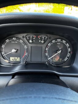 Škoda Octavia Tour 1.6 MPI 2009 248tis - 14