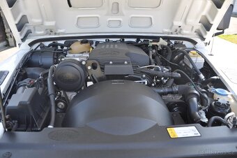 SPECIÁL Expediční Landrover Defender, 24 000 km, 1. majitel - 14