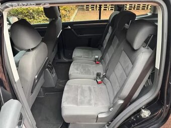 VW Touran 2.0 TDI 103kW,Highline,7.Míst,1.Majitel,Webasto. - 14
