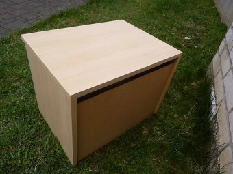 Noční stolek/ komoda, šířka 50 cm - 14