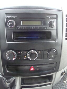 Volkswagen Crafter, 2.5 TDi, L2H2, klima, tažné - 14