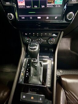 Skoda Superb 2.0TSI DSG L&K PANORAMA CANTON - 14