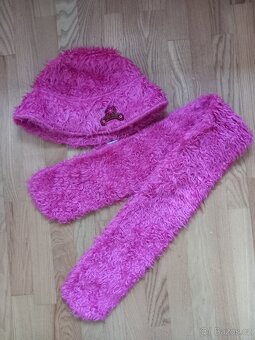 různé dětské čepice a šály - 14