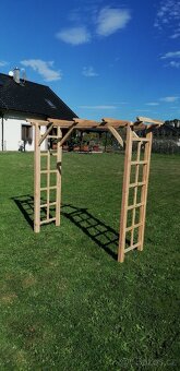 Zahradní pergola rovná s mříží z Modřínu - 14