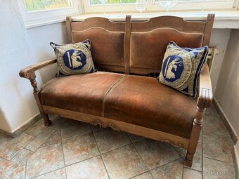 Starožitný nábytek - 14