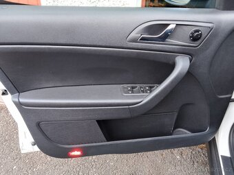 Škoda Yeti 1.4 TSI velmi zachovalý stav - 14