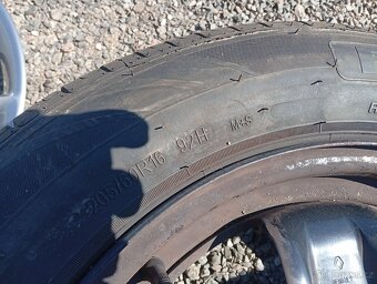 RENAULT SCENIC RV 2010 ORIG. KOLA S POKLICEMI A PNEU 205/60R - 14
