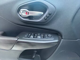 JEEP CHEROKEE 2.0D 125KW 4x4 -LIMITED-AUT-KUŽE-NAVI-TAŽNÉ - 14