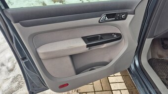 Caddy 1.6 mpi  7 míst - 14