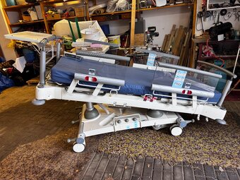 Polohovací elektrická postel pro seniory - 14