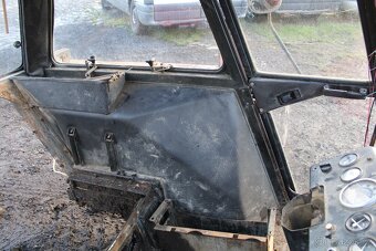 Zetor 12145 kabina kompletní - 14