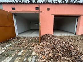 Prodám/pronajmu dvě propojené garáže v Rokycanech - 14