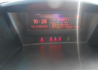 Peugeot 207 1,4 65 kW Digiklima CEBIA benzín - 14