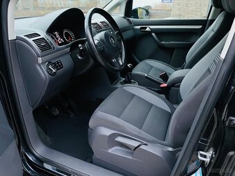 Volkswagen Touran 2.0TDI MANUÁL SENZORY NAVI VÝHŘEV SERVISKA - 14