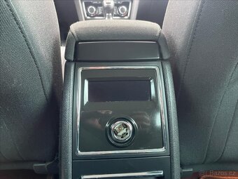 Škoda Superb 1,6 TDi  combi II GreenLine (2012) - 14