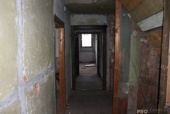 Prodej domu k rekonstrukci k podnikání nebo na bydlení ve Ve - 14