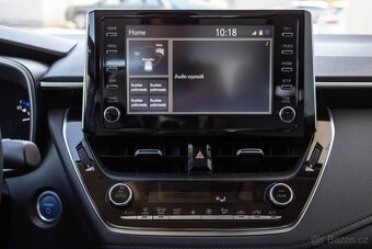 Toyota Corolla Hybrid - 14