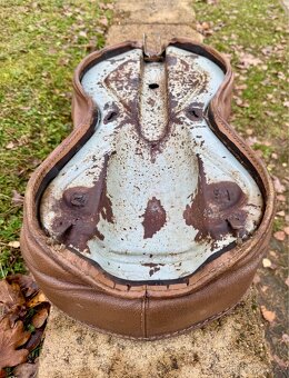 Jawa CZ kyvacka - sedlo kytara - 14