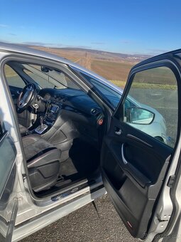 Ford S-MAX - 14