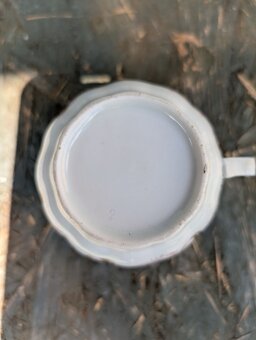 Starožitný porcelánový hrnek, luční květy, hrozno. - 14