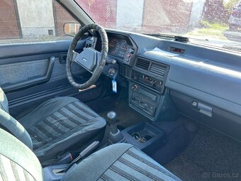 Mazda 323 1988 - 14