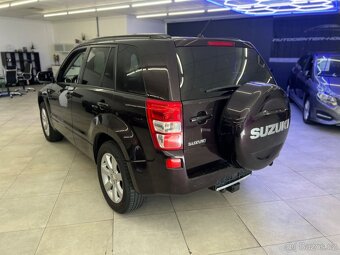 Suzuki Grand Vitara 3.2i 20 Jahre benzín 171kw - 14