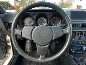 Porsche 924S - 14