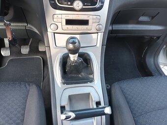 Ford Galaxy 2,0 TDCi 103kW,Ghia,7MÍST,TAŽN - 14