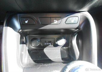 Hyundai ix35 2,0 CRDi 4x4 CZ Serviska nafta - 14