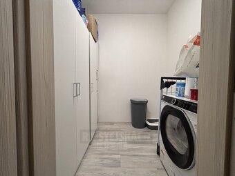 Pronájem bytu 3+kk 76 m², Včelná - 14