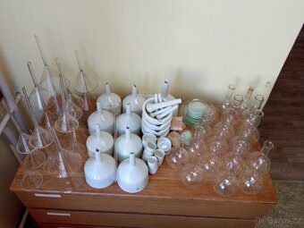 Velká sada laboratorního skla - 14